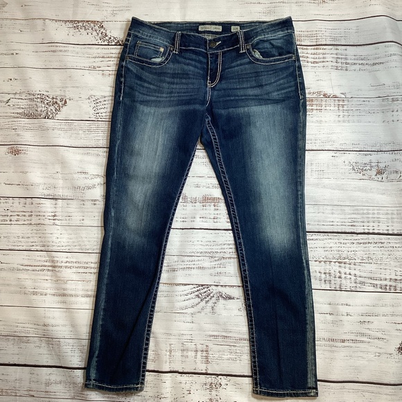 1142. BKE Sabrina Dark Washed Jean EUC Size 32R - Picture 1 of 5